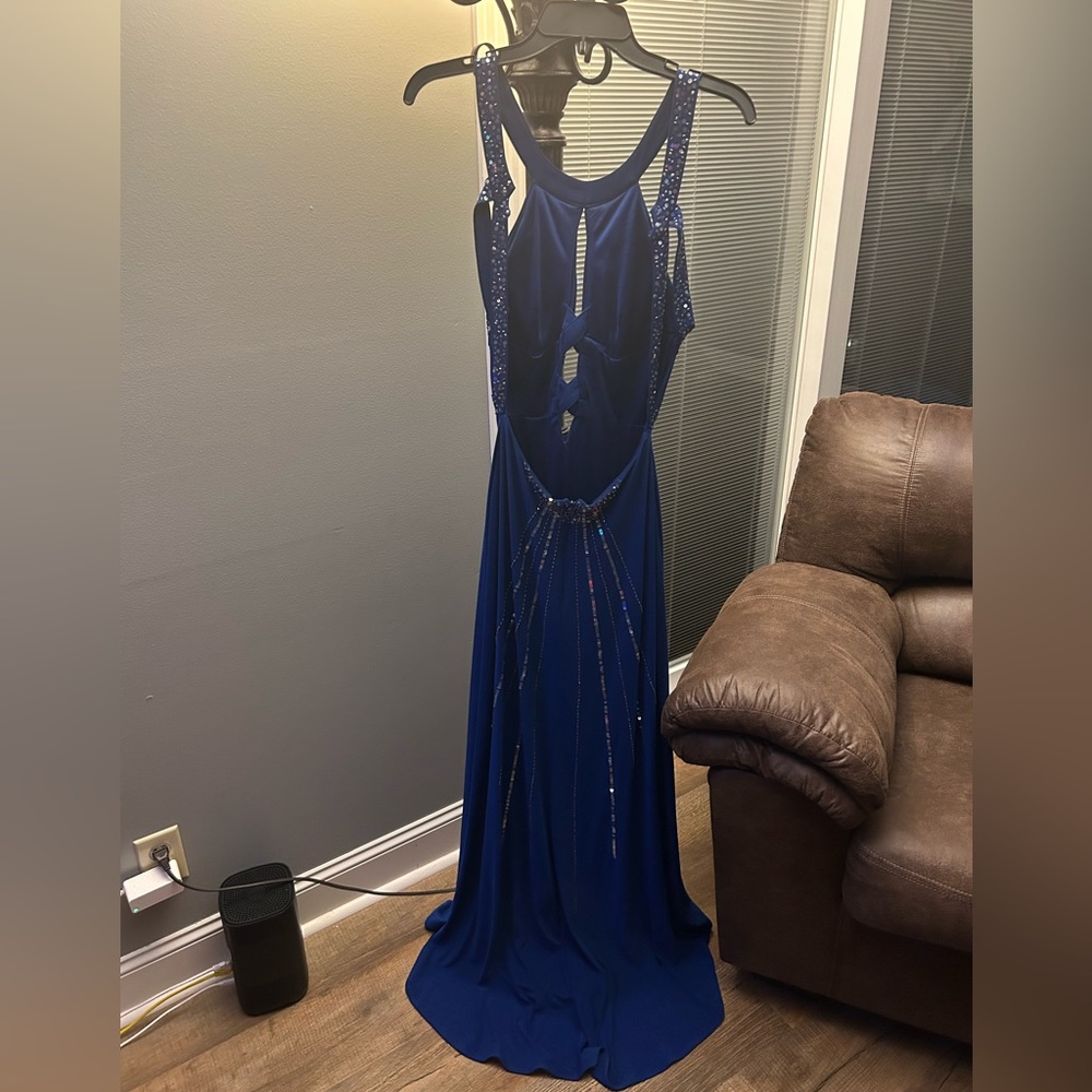 Prom dress - Picture 2 of 4